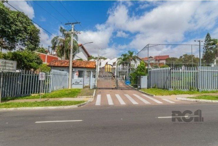 Casa de Condomínio 3 dormitórios no bairro Cavalhada