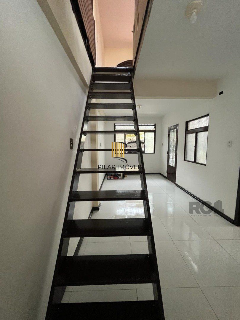 Casa 3 dormitórios no bairro Restinga