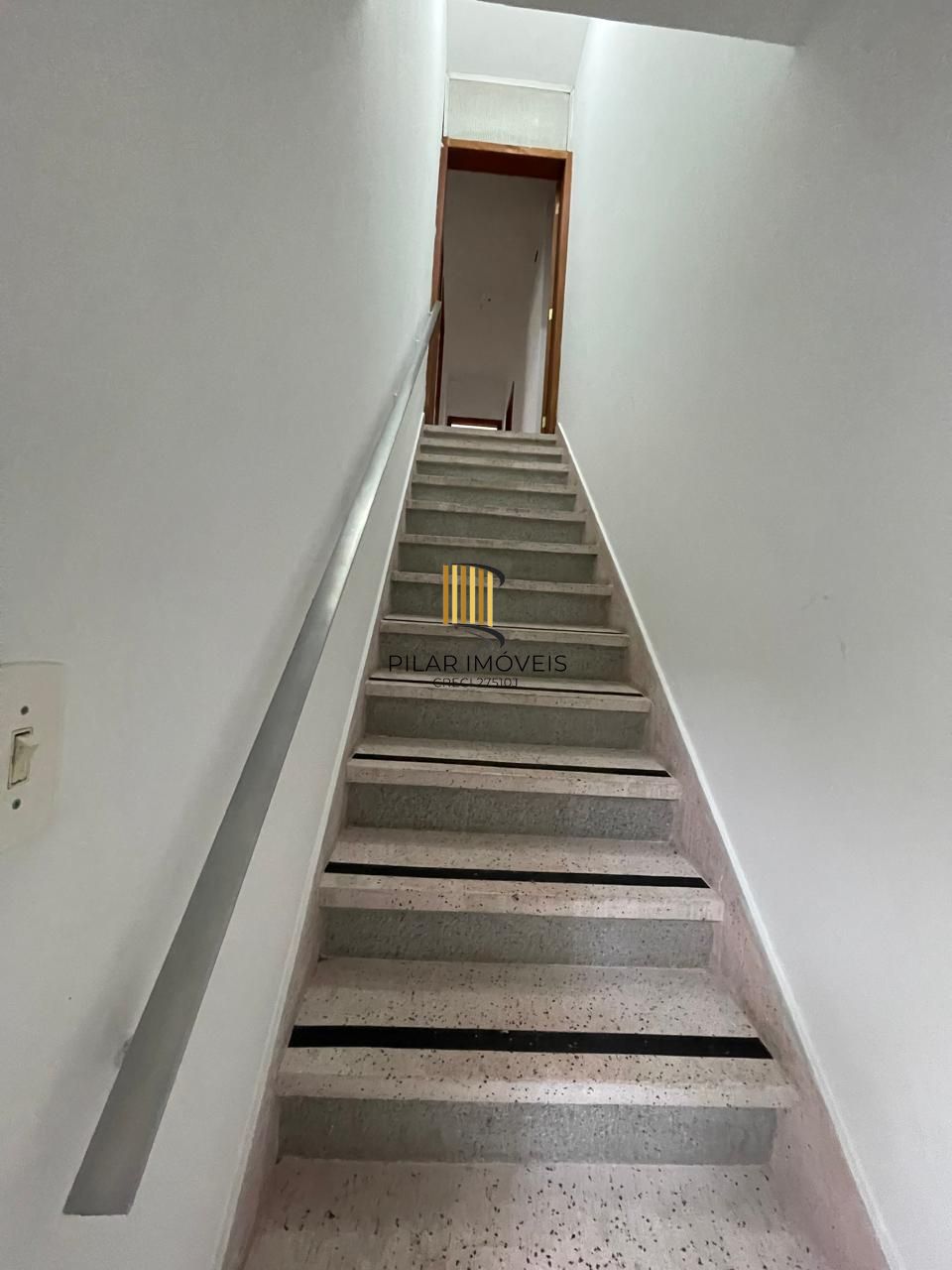 Terreno amplo com 690m², com duas casas construídas para moradia ou investyirdores!!