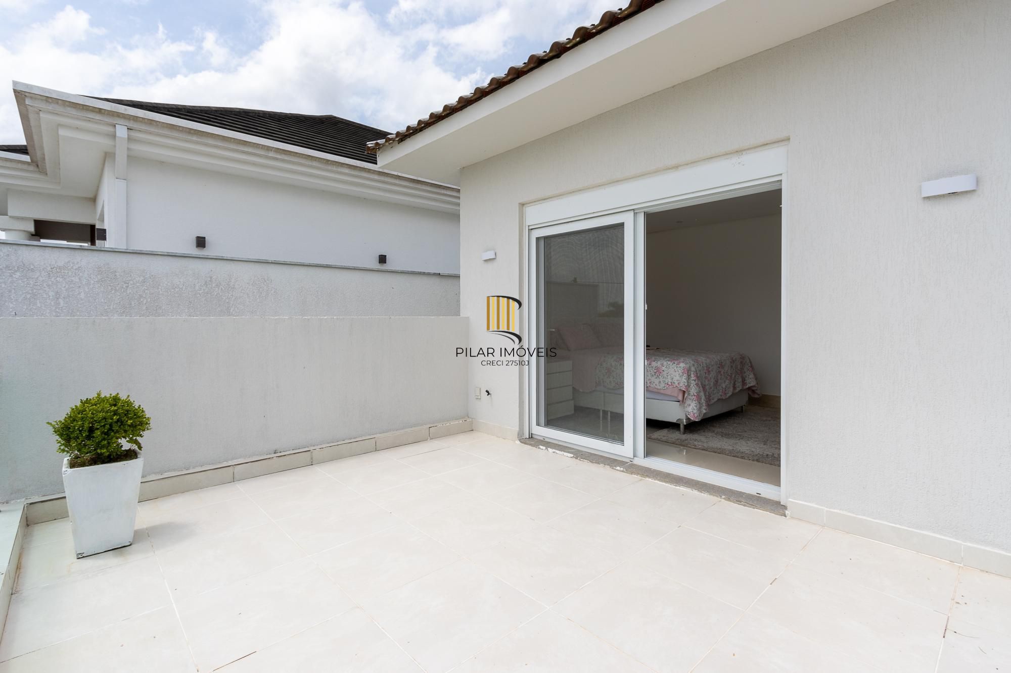 Excelente Casa à Venda no Condomínio Terra Ville