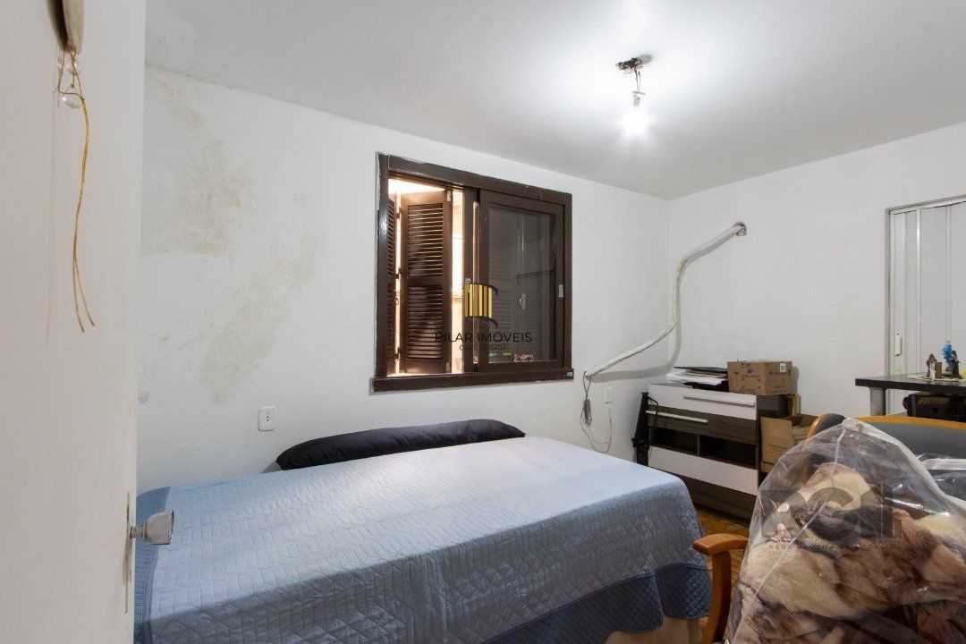 Casa 7 dormitórios no bairro Camaquã