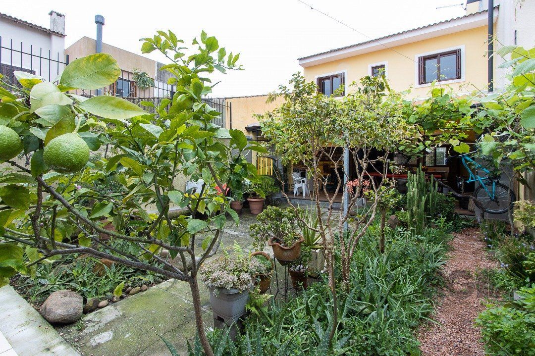 Casa 3 dormitórios no bairro Hípica