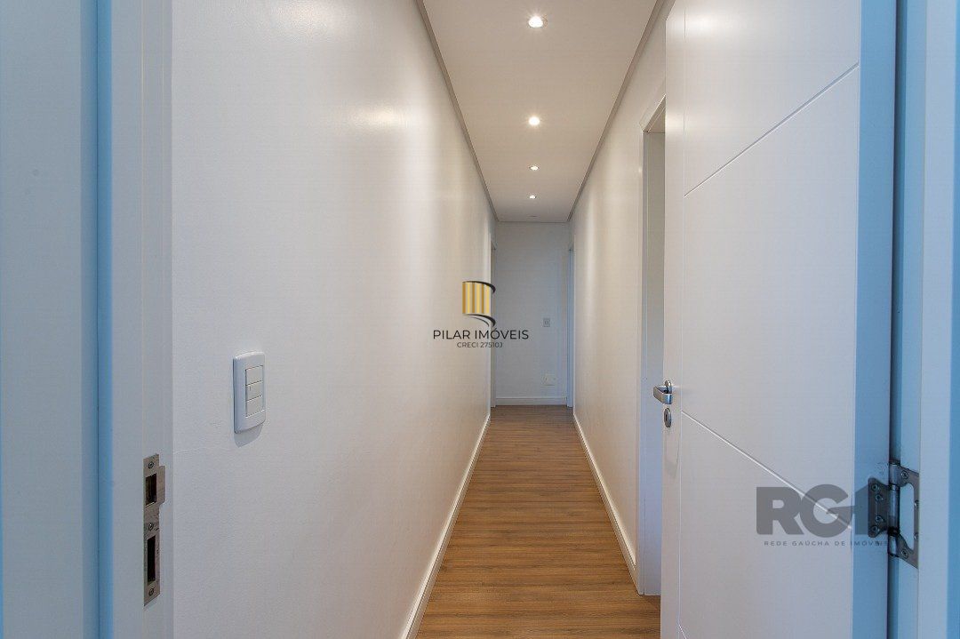 Apartamento com uma cobertura horizontal com 329,10 m² privativos com suíte