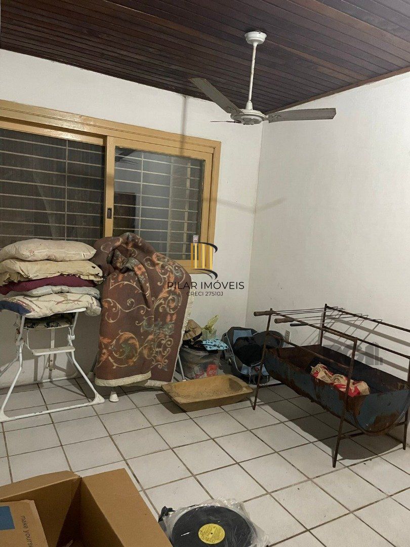 Casa 6 dormitórios no bairro Ponta Grossa