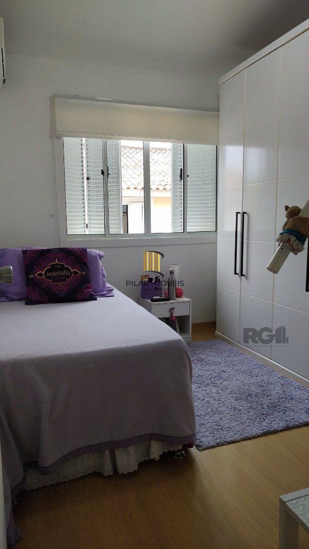 Sobrado em condomínio, 2 quartos, suite americana, churrasqueira, 1 vaga - Bairro Cavalhada