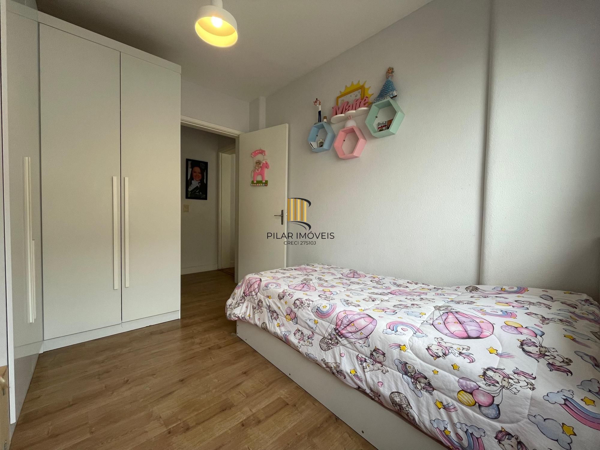 Apartamento com linda vista definida para o Rio Guaíba ? amplo, arejado e com sol da tarde!