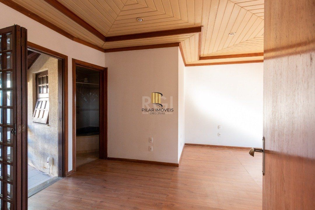 Casa para Venda - 280m², 3 dormitórios, sendo 1 suites, 2 vagas - Espirito Santo