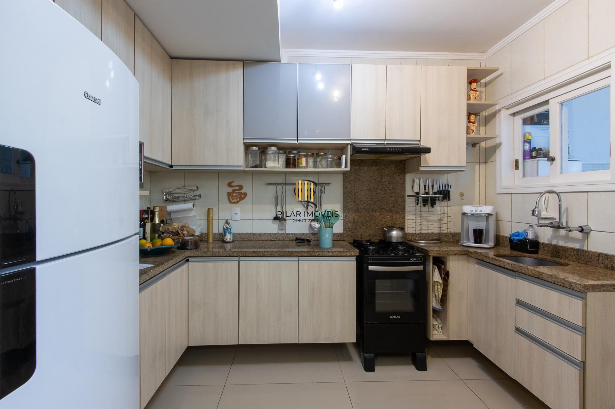 Casa de Condomínio 3 dormitórios no bairro Hípica