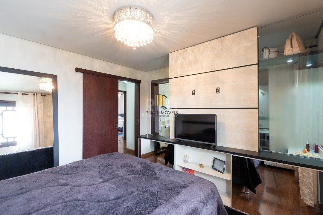 Casa de Condomínio 3 dormitórios no bairro Hípica