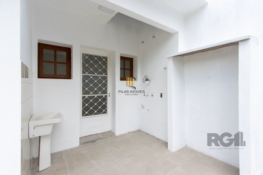 Casa 3 dormitórios no bairro Ipanema