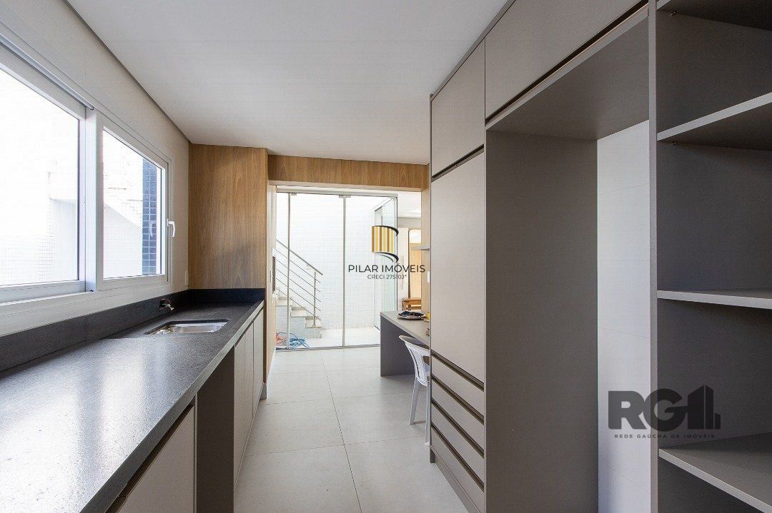 Cobertura alto padrão, no melhor bairro da Zona Sul de Porto Alegre, a Vila Assunção,  3 suítes