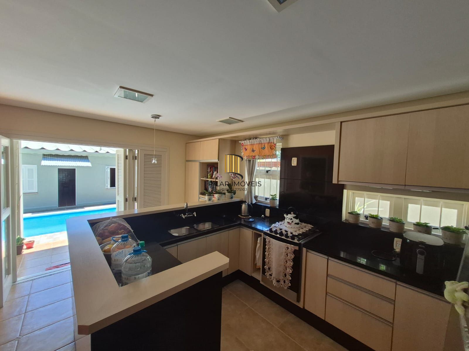 Casa 4 Dormitórios 1 suite 3 banheiros piscina e churasqueira