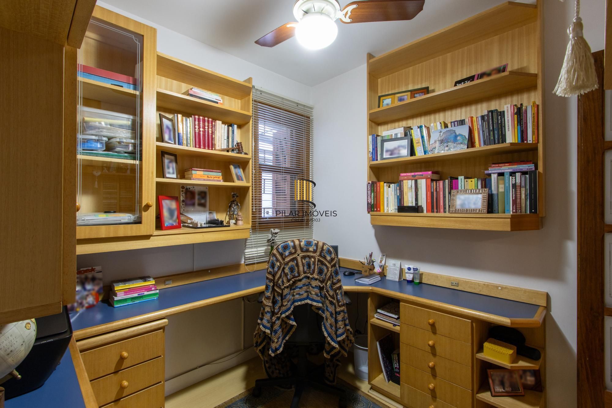 Apartamento de 4 dormitórios, 1 suíte e 2 vagas escrituradas - Bairro Ipanema.