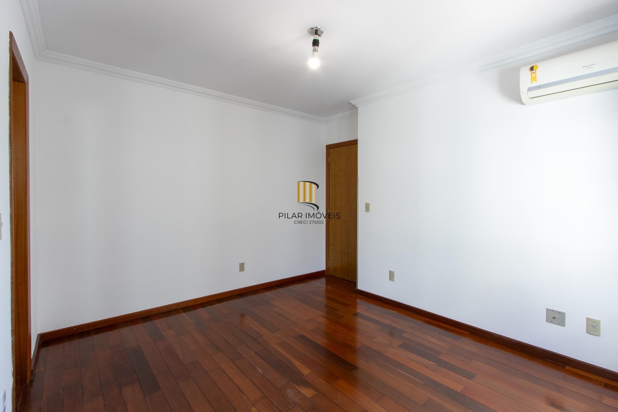 Apartamento 3 dormitórios no bairro Camaquã