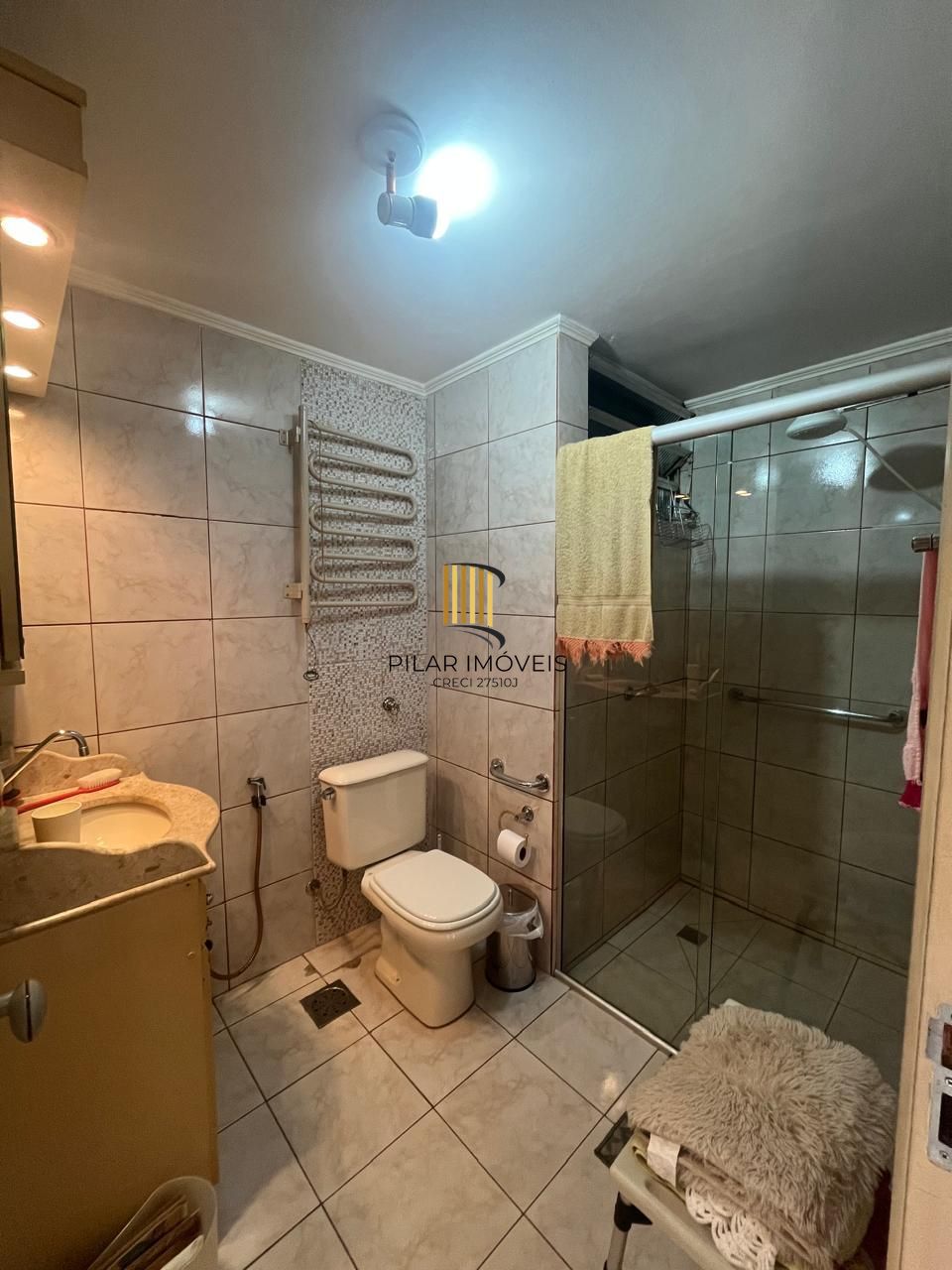 Apartamento  REFORMADO e MOBILIADO em ótima localização!!!