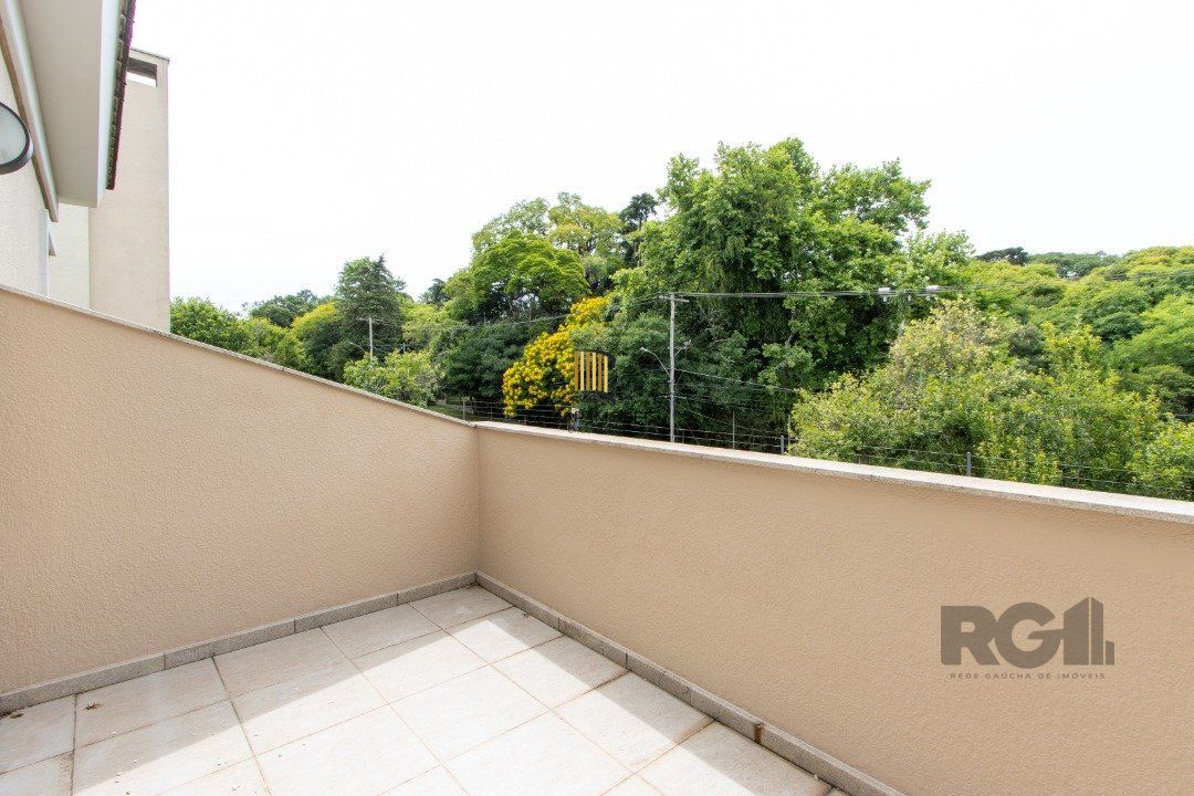 Casa mobiliada no Condomínio Las Rocas com 3 suítes,
