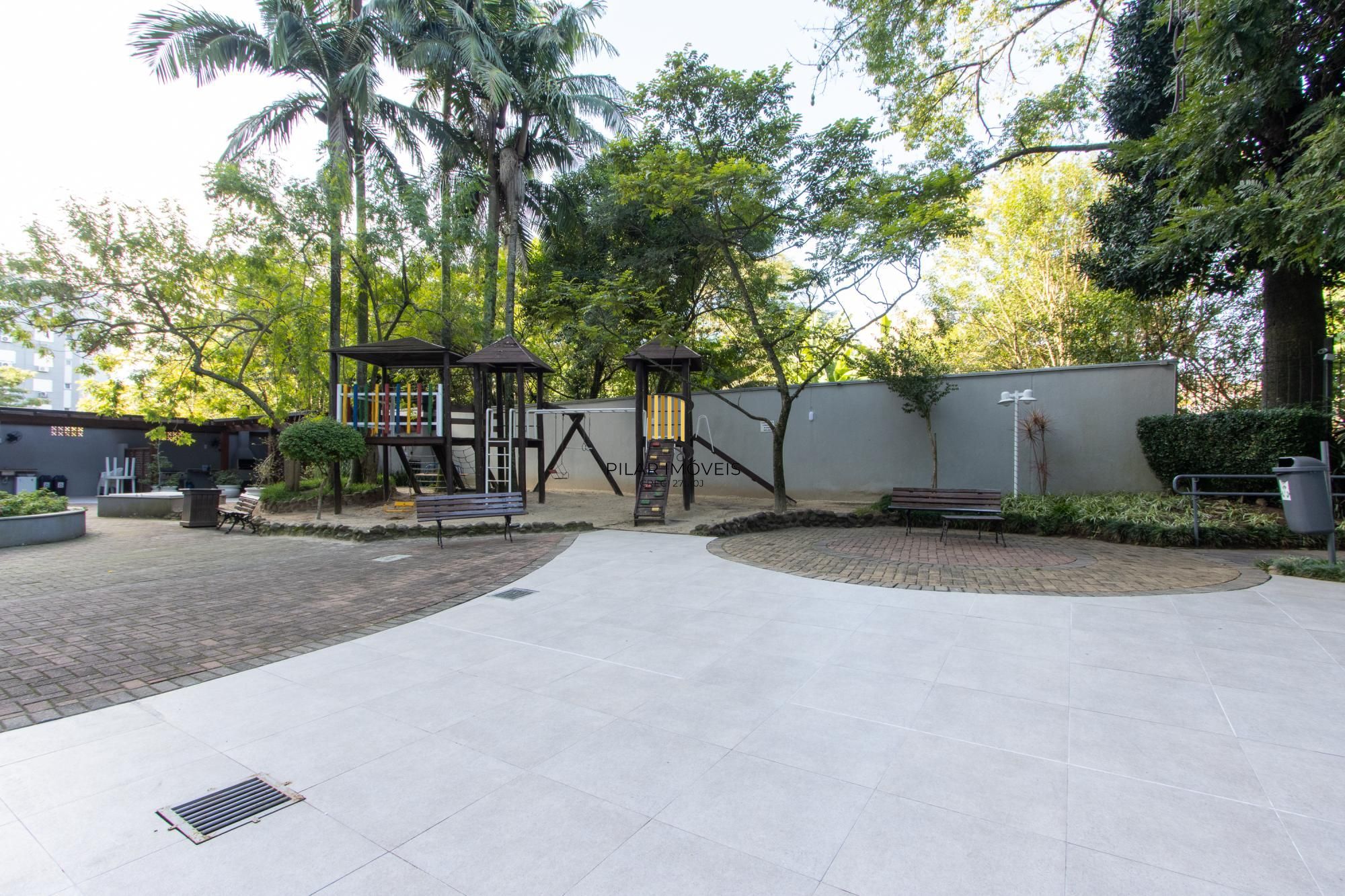 Apartamento no Bairro Cristal de 3 dormitórios,1 Suíte, Semi mobiliado com 1 vaga escriturada