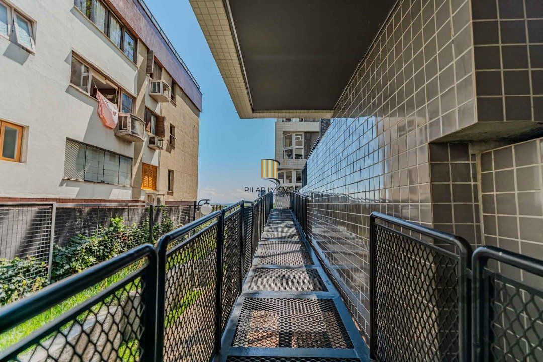 **Apartamento Garden com 3 dormitórios sendo 1 suíte à Venda - Bairro Cristal, Porto Alegre**