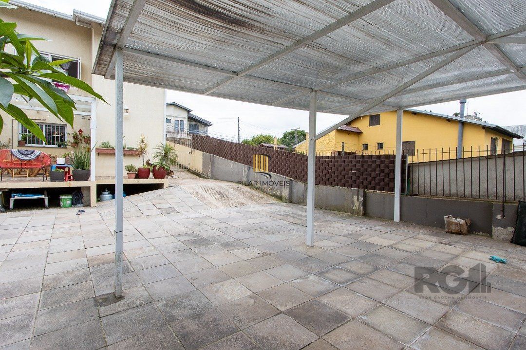 Casa para Venda - 132.55m², 3 dormitórios, sendo 1 suite, 5 vagas - Teresópolis