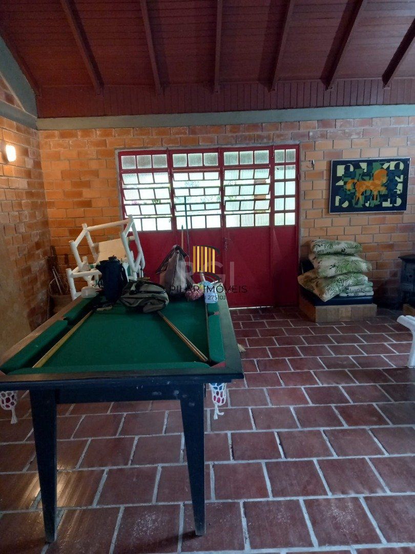 Sito à venda no Lami, com casa com quartos, 1 banheiro e piscina