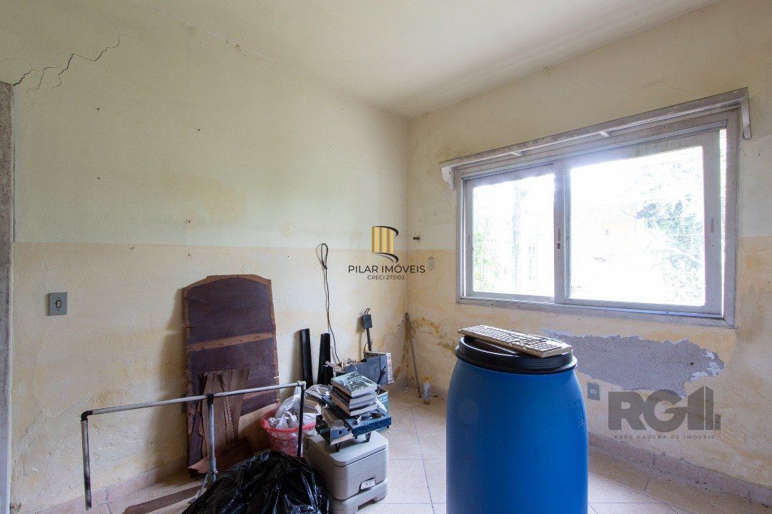 Casa para Venda - 239m², 5 dormitórios, sendo 1 suites, 2 vagas - Hipica