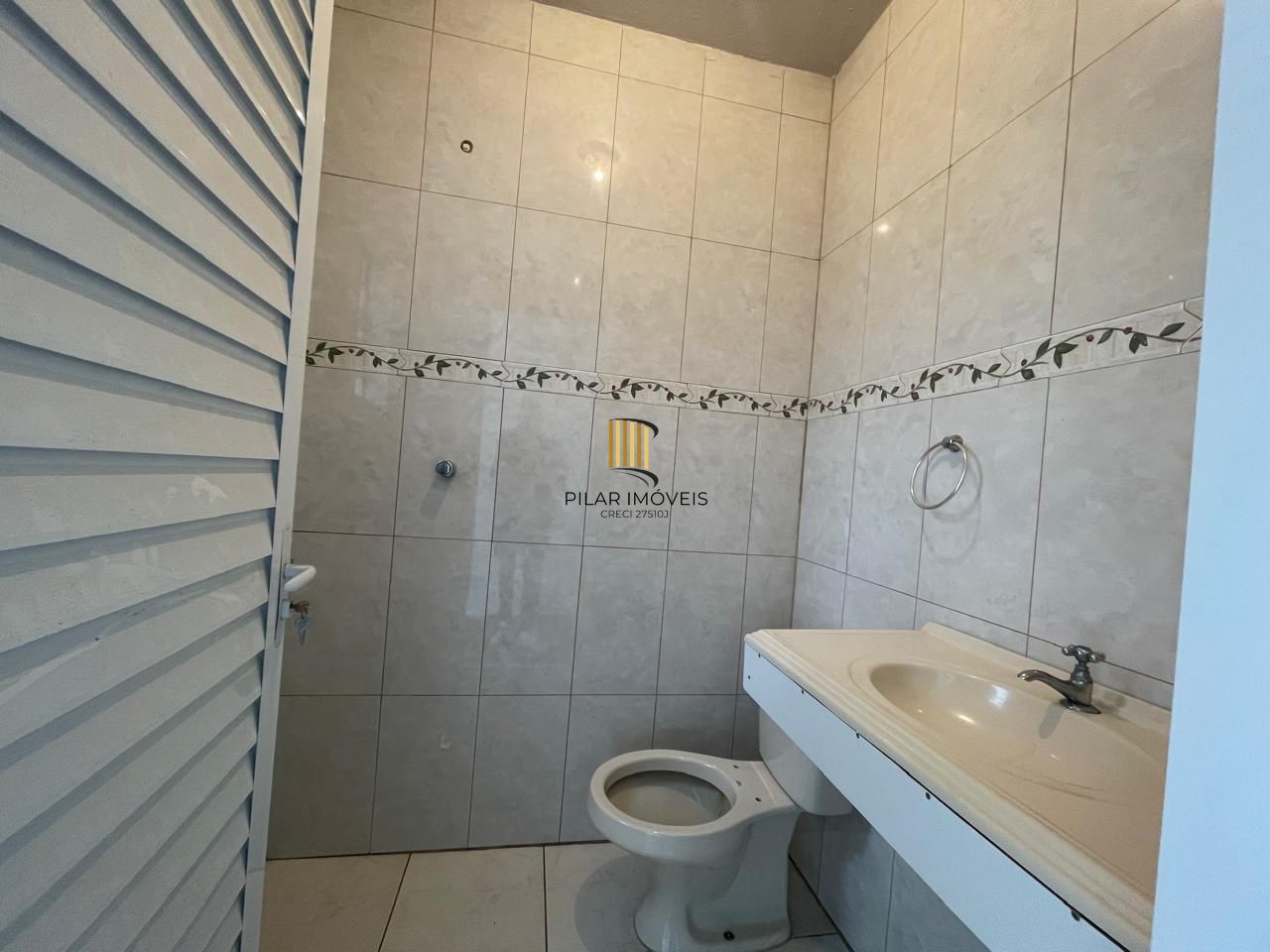 Terreno amplo com 690m², com duas casas construídas para moradia ou investyirdores!!