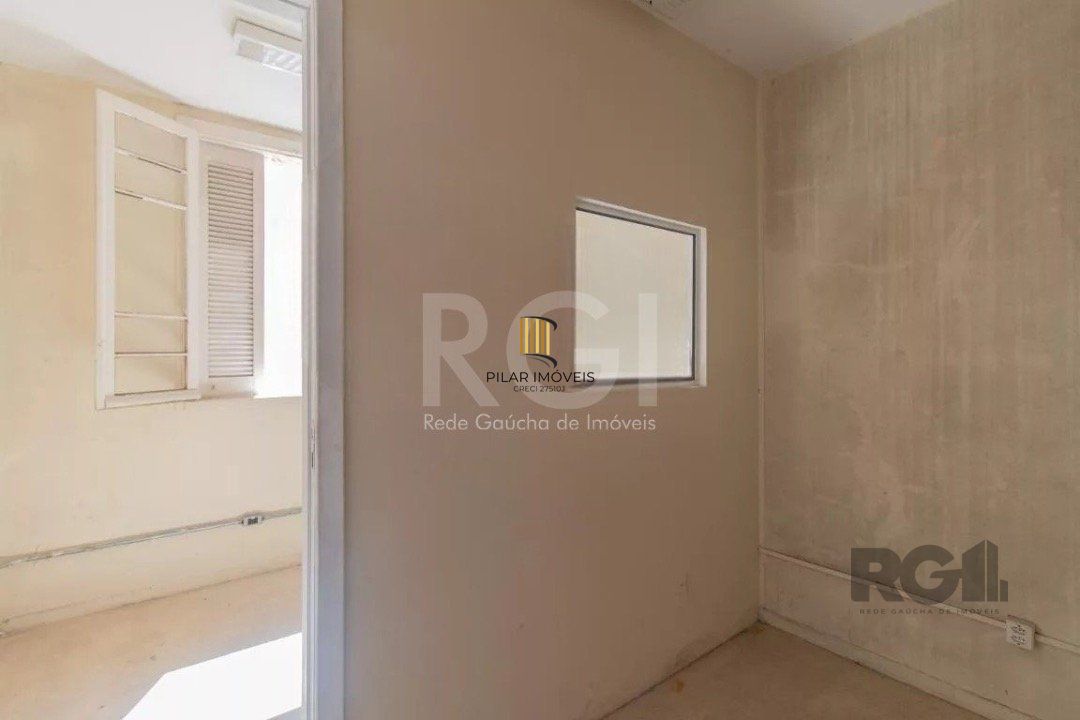 Casa para Venda - 200m², 5 dormitórios, 2 vagas - Azenha