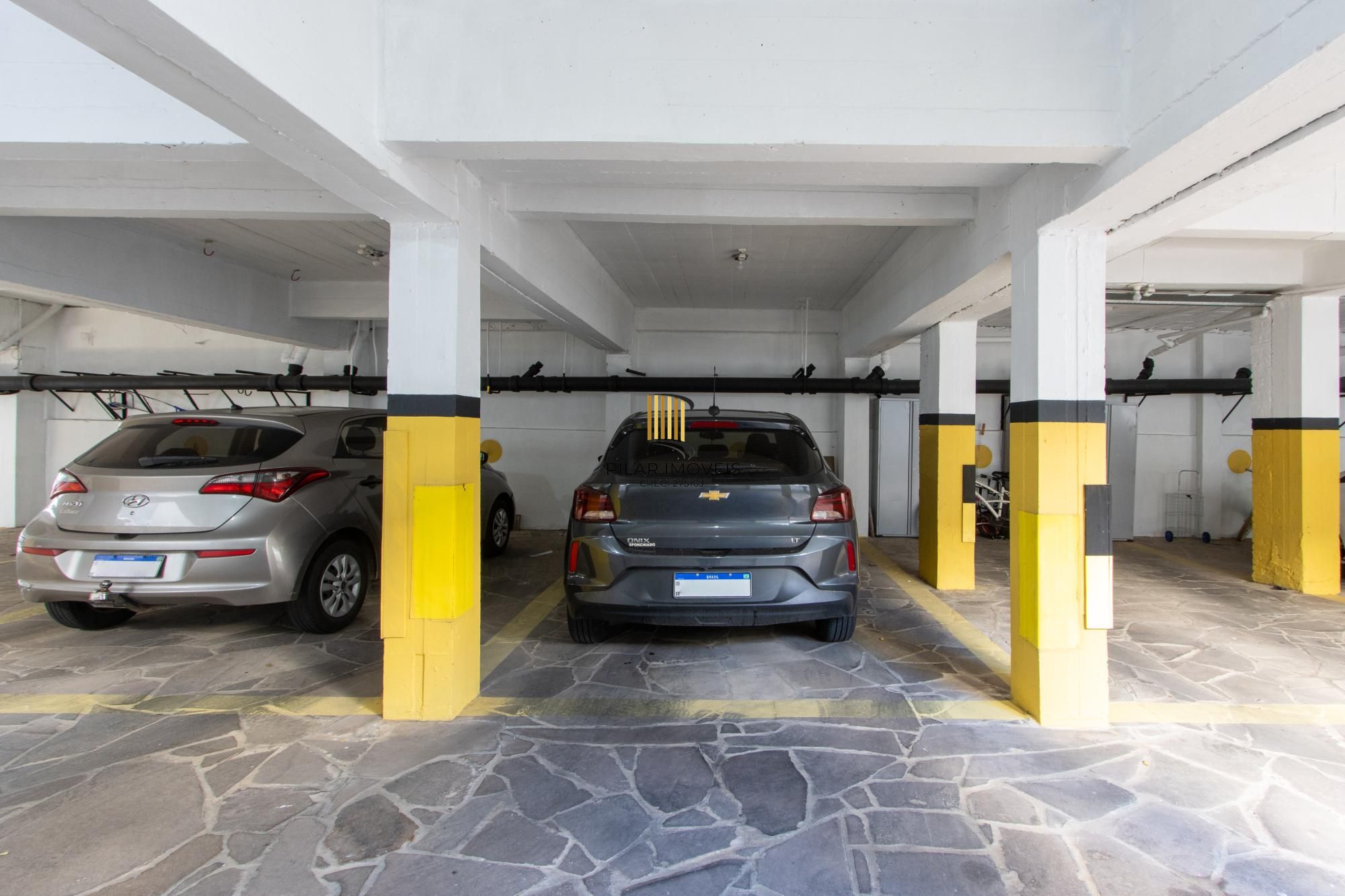 Apartamento com 2 dormitórios com 74m² e 1 vaga e no Menino Deus