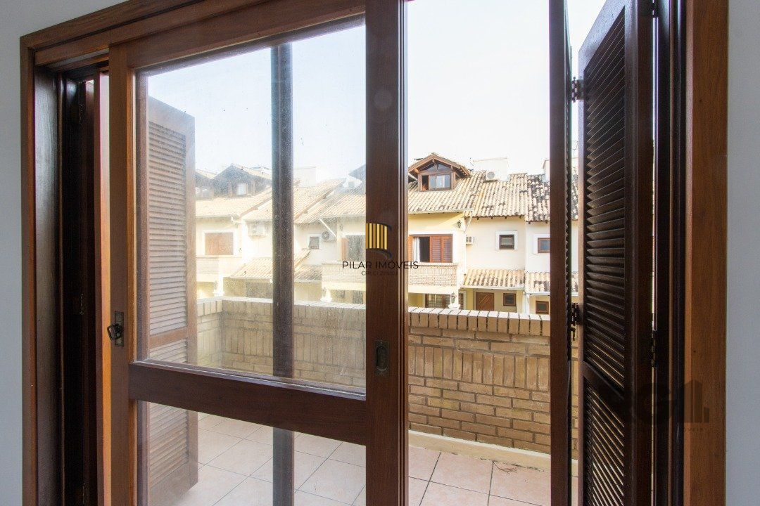 Casa de Condomínio 3 dormitórios no bairro Cavalhada