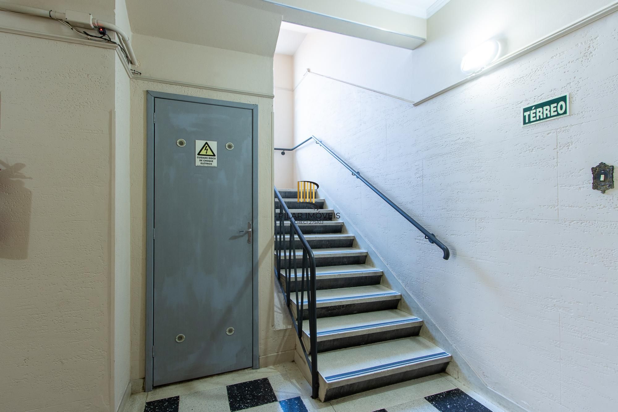 Apartamento de 2 dormitórios no bairro Medianeira.