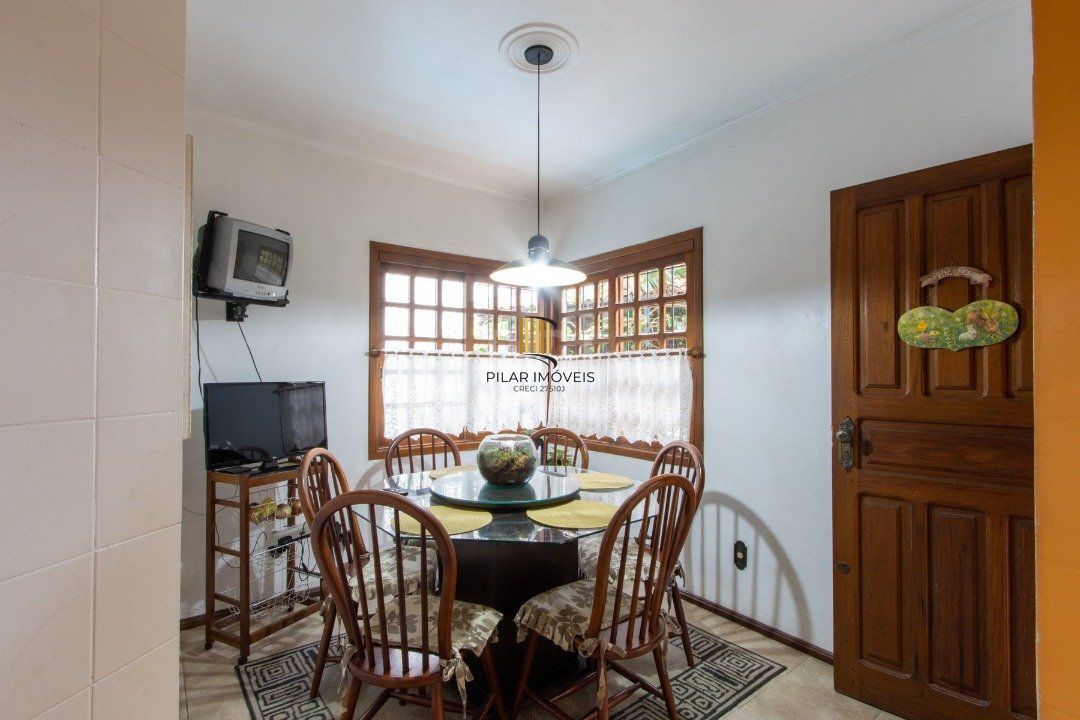 Casa 5 Dormitório(s) Bairro Tristeza