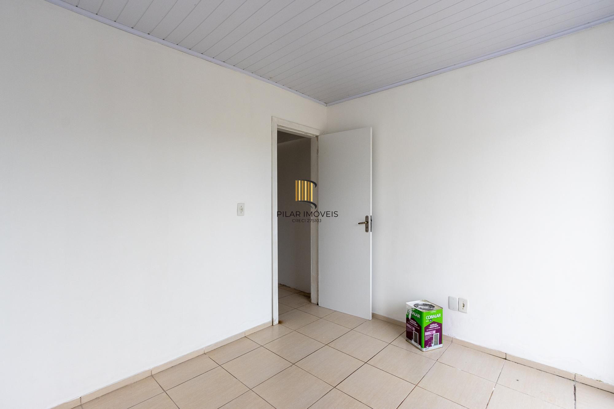 Casa (sobrado), 2 dormitórios, pátio - Bairro Hípica