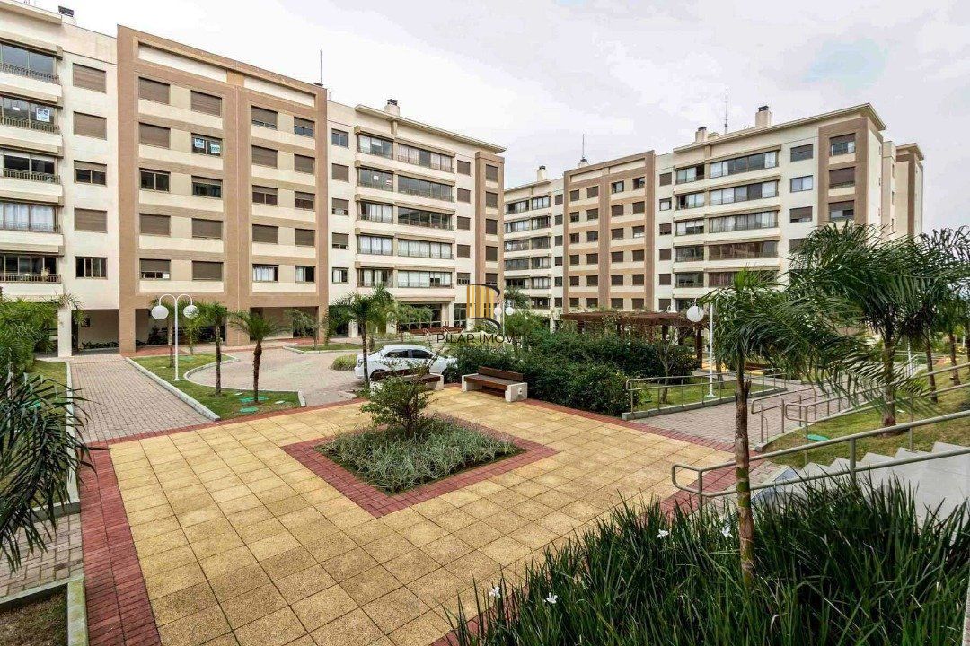 Apartamento 6 dormitórios no bairro Cavalhada