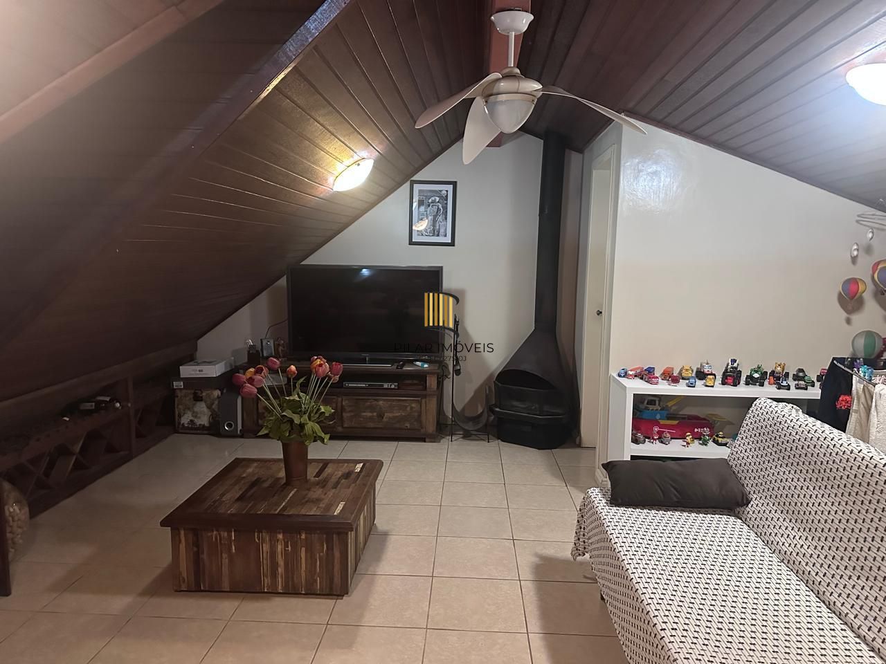CASA EM CONDOMÍNIO, 2 QUARTOS, SUITE, 2 VAGAS