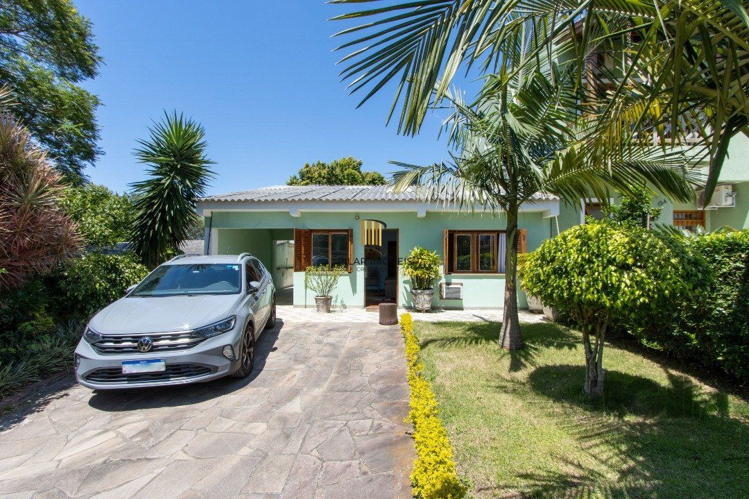 Casa 4 dormitórios no bairro Hípica