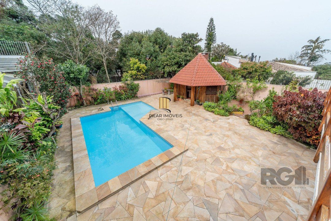 Casa para Venda - 646m², 4 dormitórios, sendo 2 suites, 4 vagas - Jardim Isabel