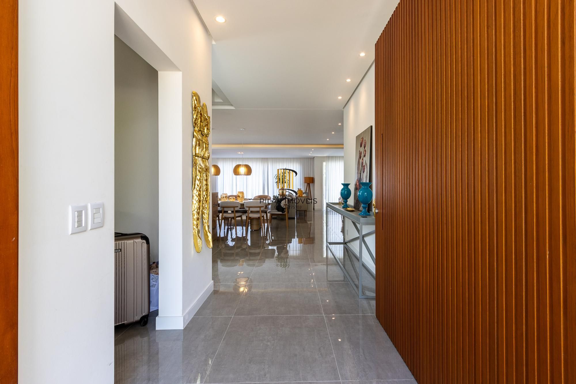 Casa de Condomínio 4 dormitórios no bairro Vila Nova