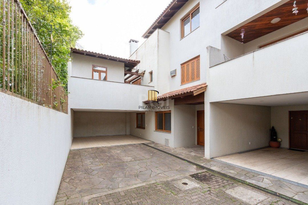 Casa em condomínio para Venda com 4 dormitórios, sendo 1 suites e 4 vagas no bairro Ipanema