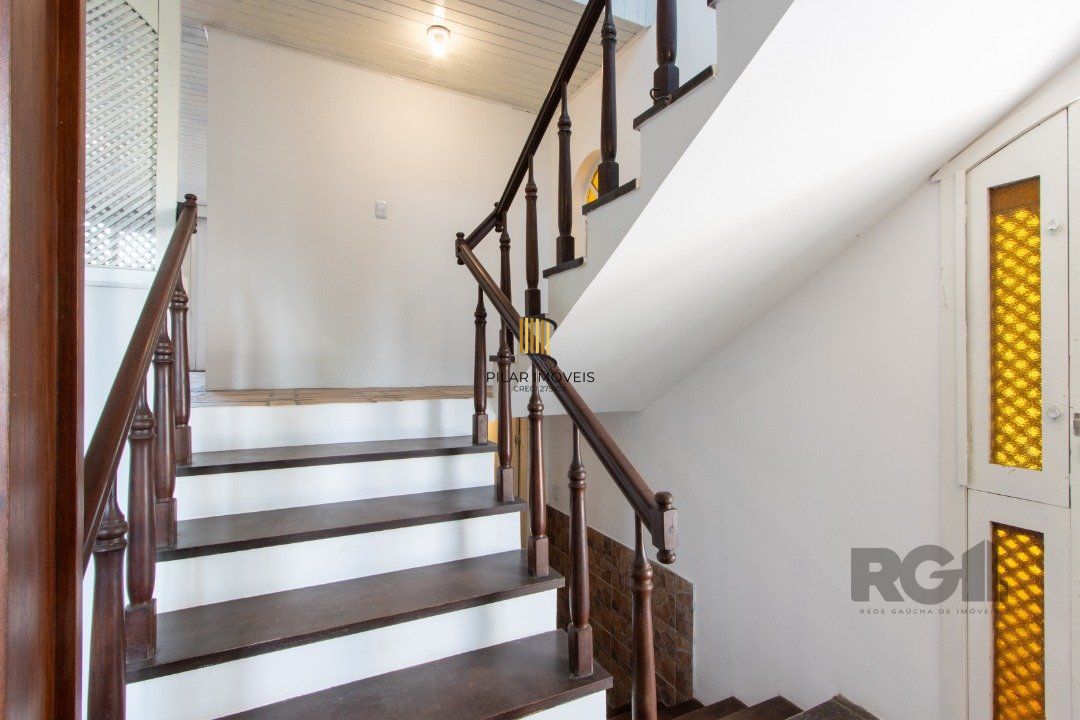 Casa para Venda - 337m², 3 dormitórios, sendo 1 suites, 3 vagas - Cristal