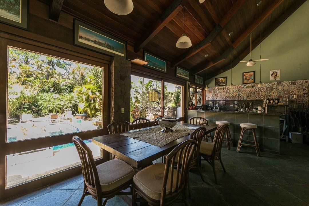 Casa para Venda - 370m², 5 dormitórios, sendo 2 suites, 7 vagas - Vila Assunção