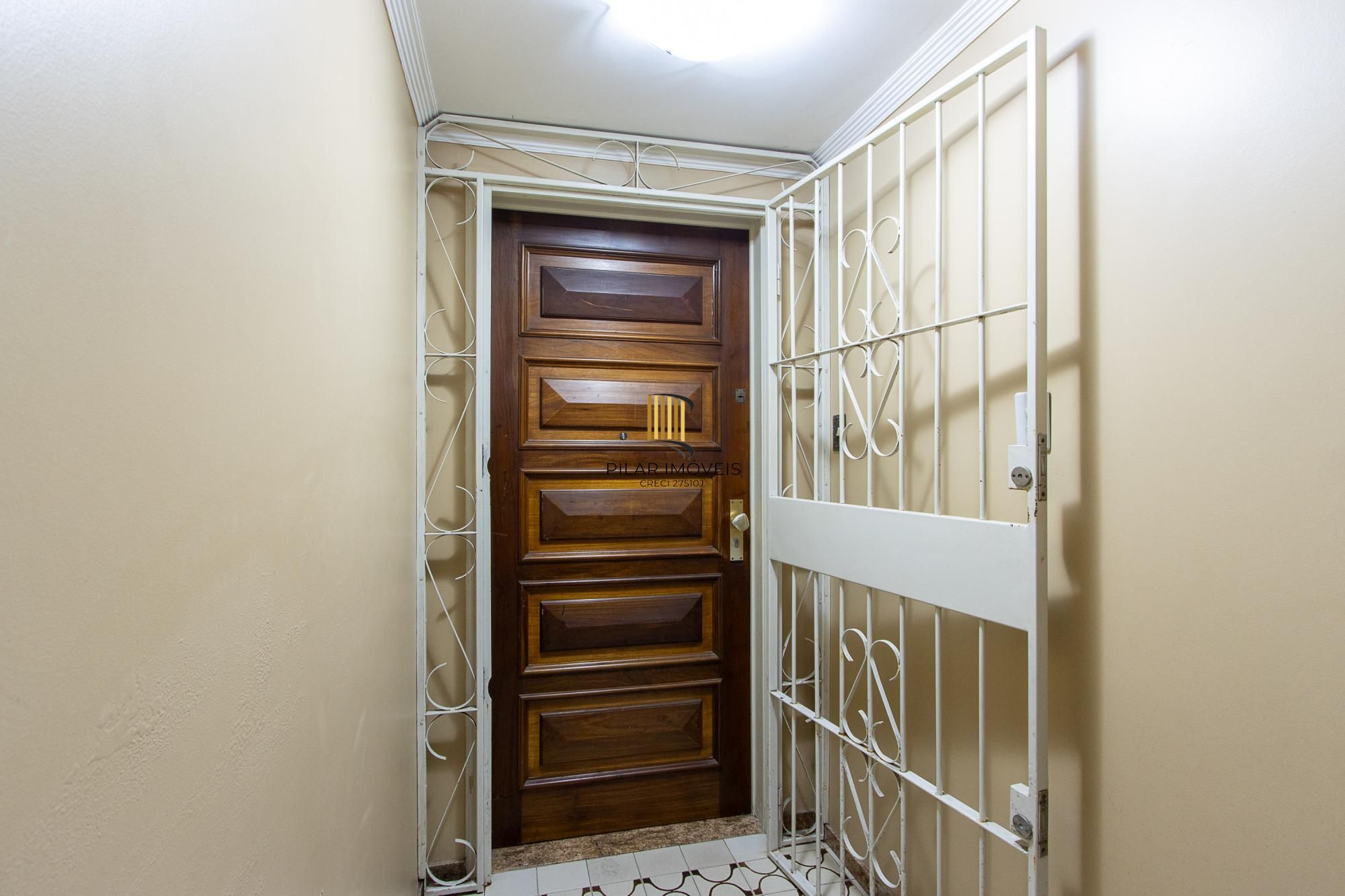 Apartamento 4 dormitórios no bairro Menino Deus