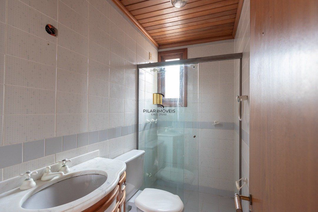 Cobertura para Venda - 302m², 4 dormitórios, sendo 1 suites, 3 vagas - Menino Deus