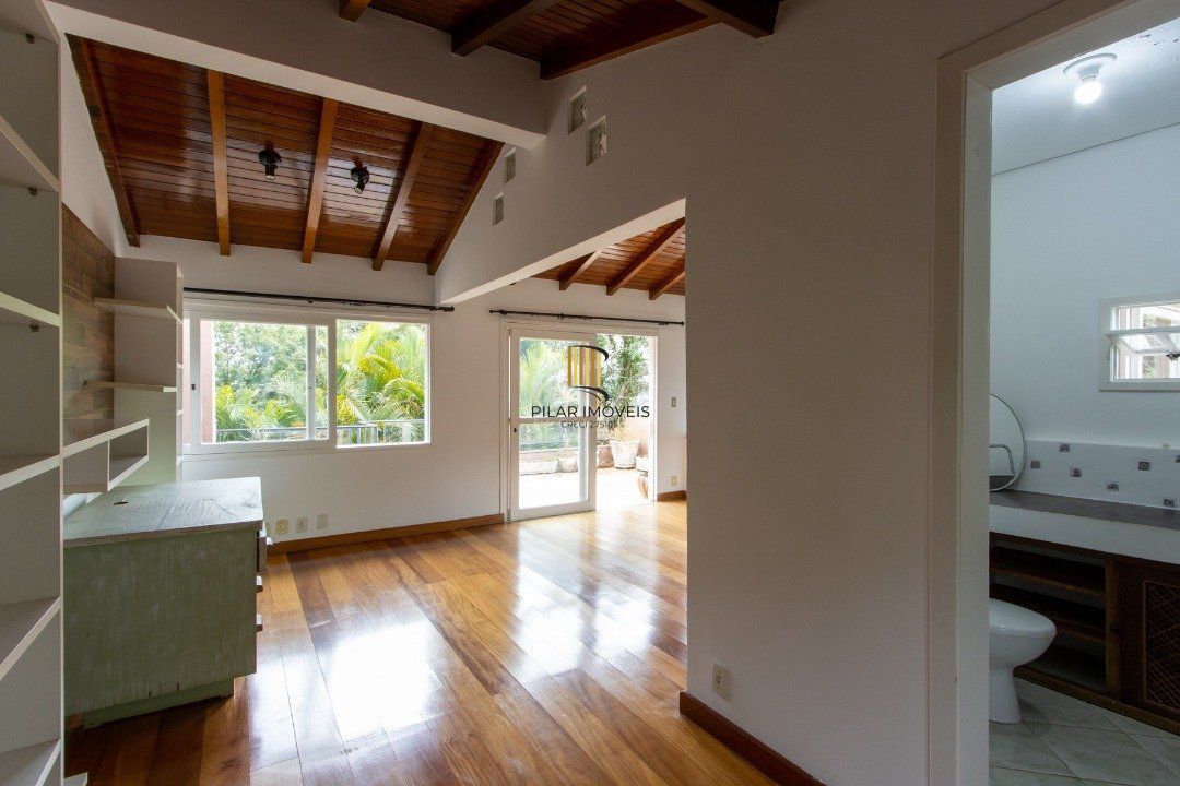 Sobrado com 300m² à venda, 3 quartos, 1 suite, 2 vagas - Bairro Espírito Santo