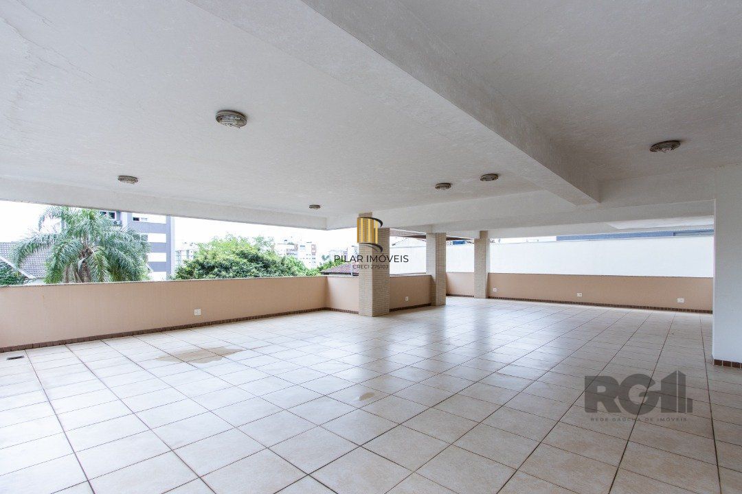 Apartamento na tristeza com três suítes e três vagas
