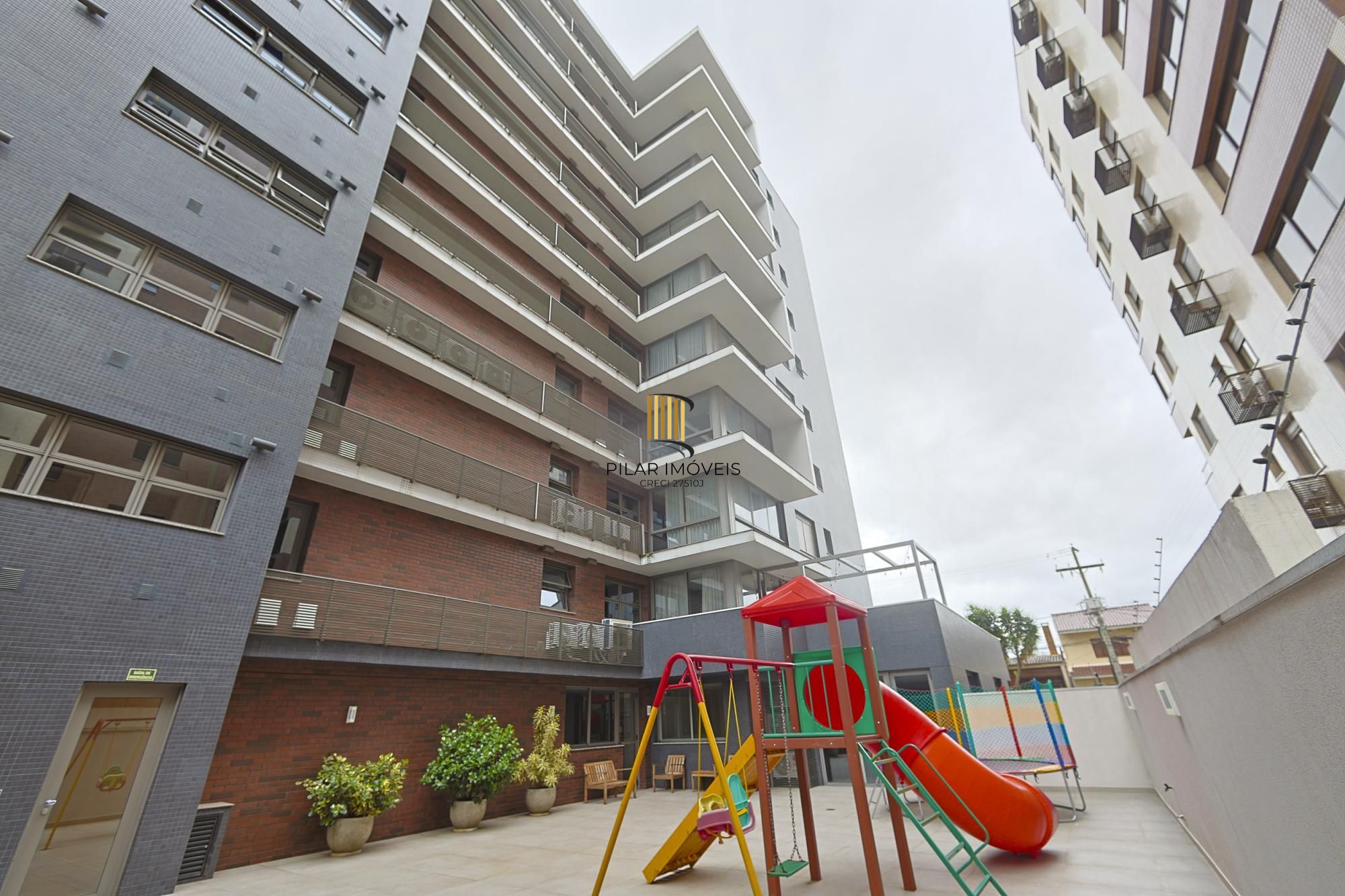 Apartamento com 217m² e 3 dormitórios no bairro Tristeza em PORTO ALEGRE para Comprar