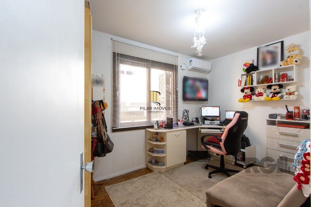 Casa 7 dormitórios no bairro Camaquã