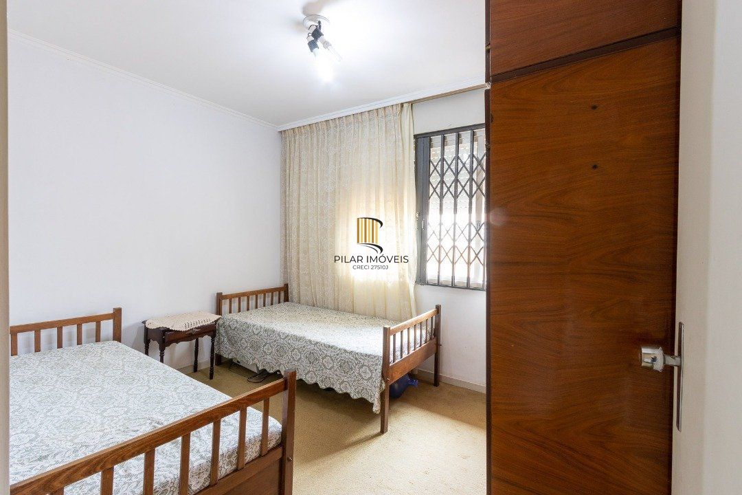Casa para Venda - 280m², 4 dormitórios, sendo 1 suites, 3 vagas - Vila Assunção