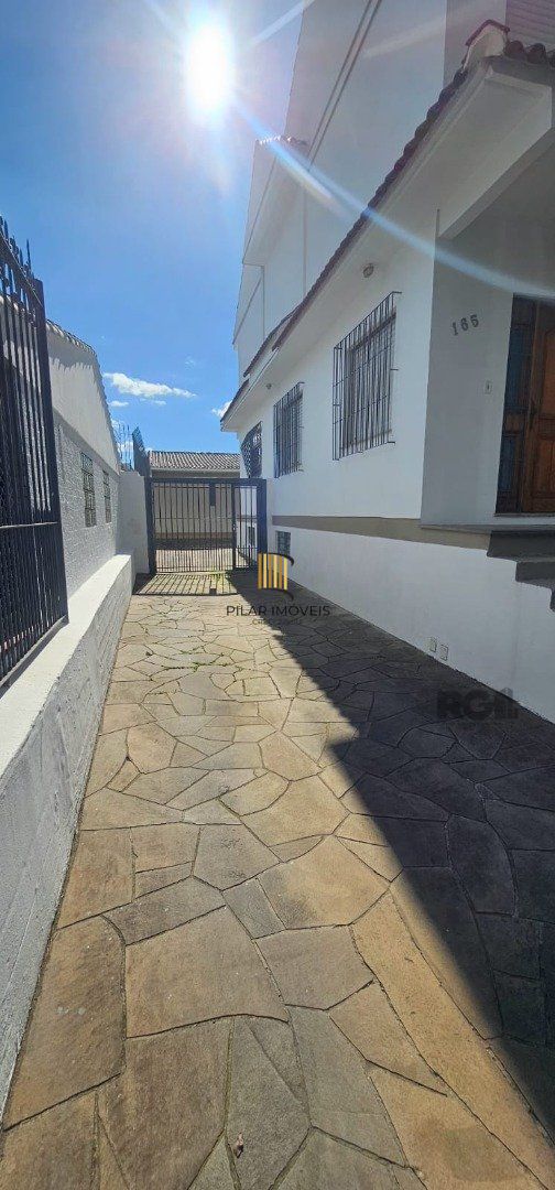 Casa 4 dormitórios no bairro Jardim Sabará