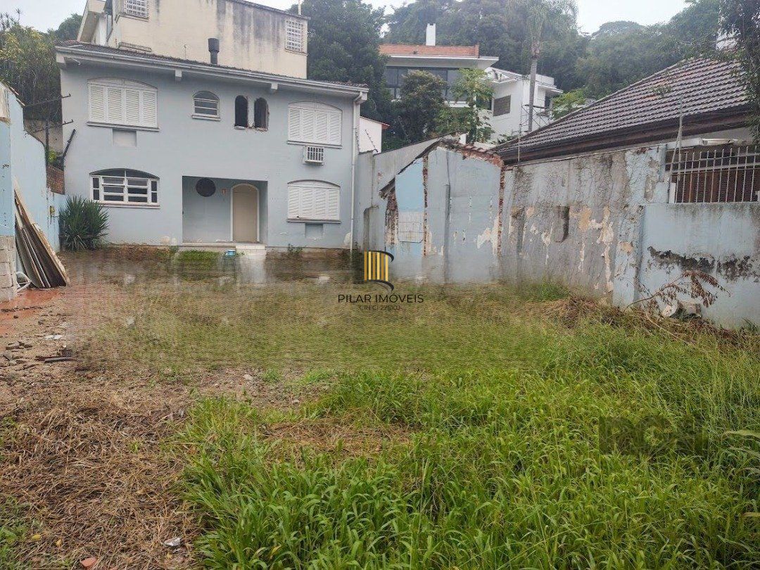 Casa para Venda - 300m², 4 dormitórios, 4 vagas - Menino Deus