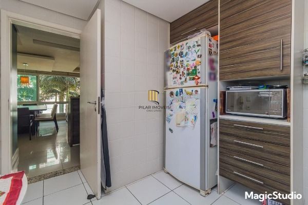 Vende apartamento no Bairro Passo da Areia - Porto Alegre